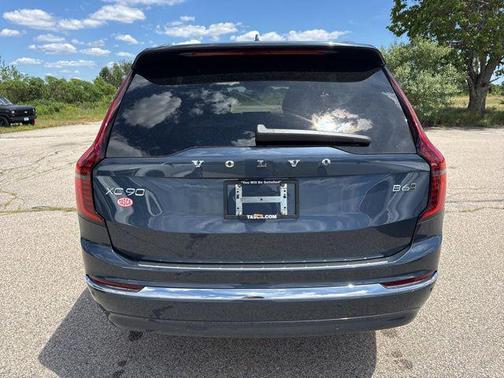 2026 Volvo XC90 B6 Core