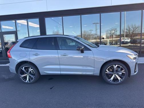 2025 Volvo XC60 Plug-In Hybrid T8 Ultra