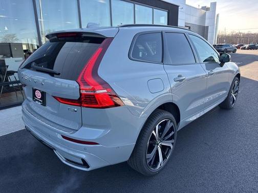 2025 Volvo XC60 Plug-In Hybrid T8 Ultra