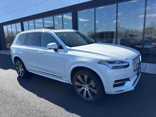 2025 Volvo XC90 B6 Plus 7-Seater