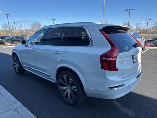 2025 Volvo XC90 B6 Plus 7-Seater