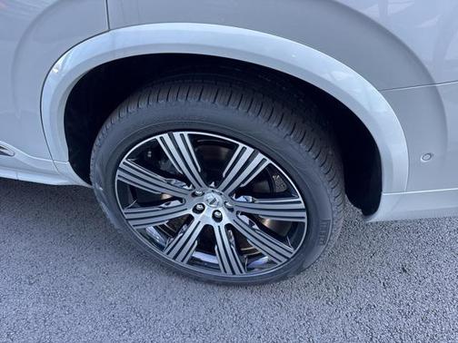 2025 Volvo XC90 B6 Plus 7-Seater