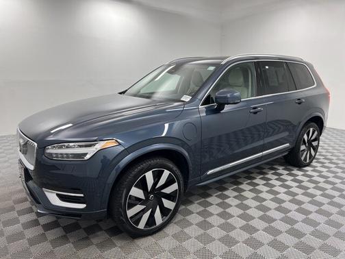 2024 Volvo XC90 Recharge Plug-In Hybrid T8 Plus Bright Theme 7 Passenger