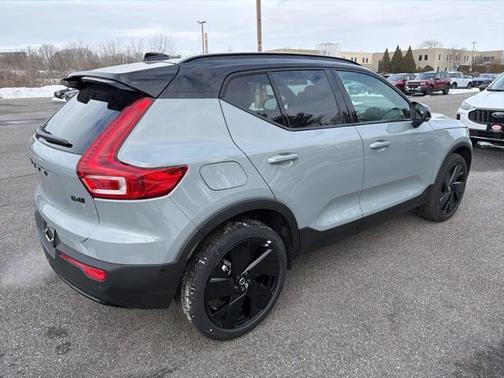 2026 Volvo XC40 Black Edition Ultra, B5 AWD Gas (mild hybrid)