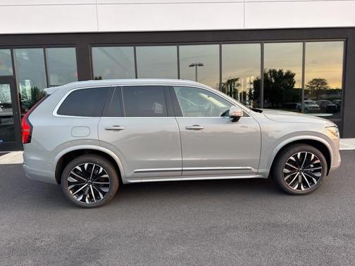 2025 Volvo XC90 Plug-In Hybrid T8 Plus 7-Seater