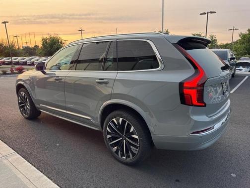 2025 Volvo XC90 Plug-In Hybrid T8 Plus 7-Seater