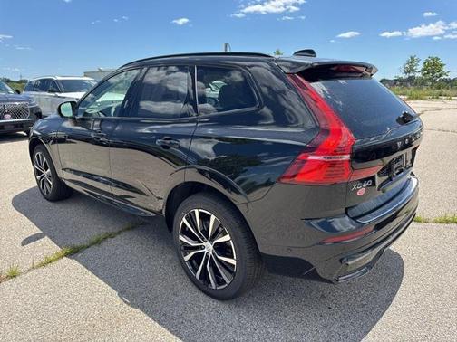2025 Volvo XC60 Plus