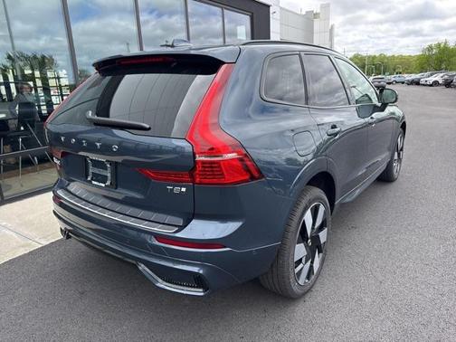 2025 Volvo XC60 Plug-In Hybrid T8 Plus