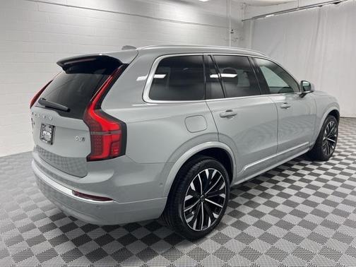 2025 Volvo XC90 B6 Plus 7-Seater