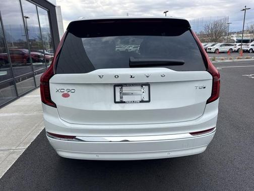 2025 Volvo XC90 Plug-In Hybrid T8 Ultra 7-Seater