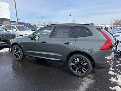 2026 Volvo XC60 B5 Plus