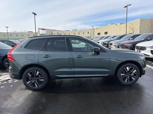 2026 Volvo XC60 B5 Plus