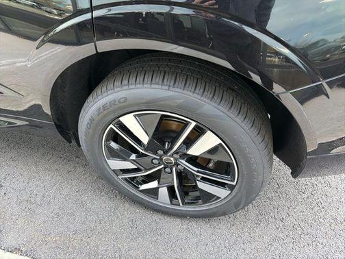 Onyx Black Metallic 2026 Volvo XC60 B5 Plus