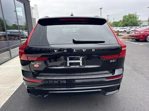 2025 Volvo XC60 B5 Ultra
