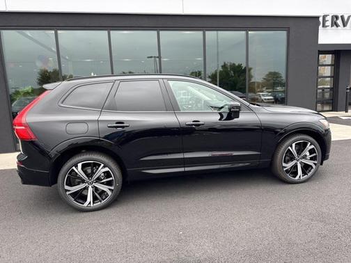 2025 Volvo XC60 B5 Ultra