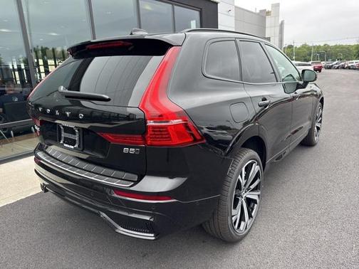 2025 Volvo XC60 B5 Ultra