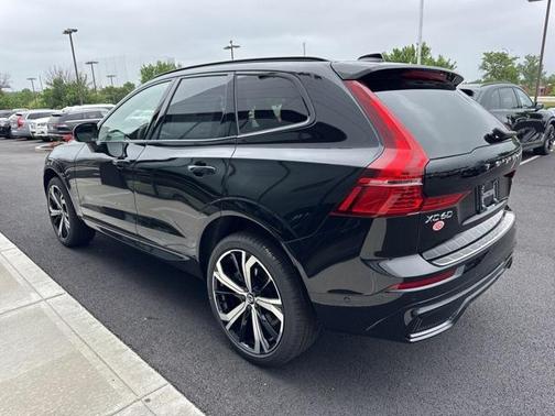 2025 Volvo XC60 B5 Ultra