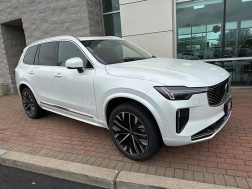 2025 Volvo XC90 Plug-In Hybrid T8 Plus 7-Seater