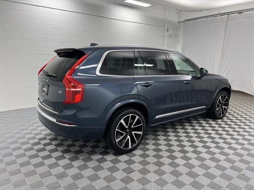 2025 Volvo XC90 B5 Plus
