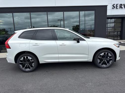 2026 Volvo XC60 B5 Plus