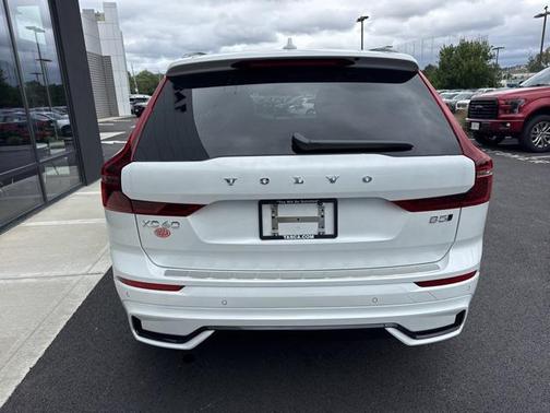 2026 Volvo XC60 B5 Plus