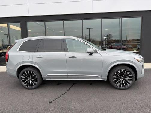 2026 Volvo XC90 B6 Plus 7-Seater