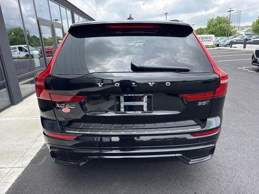2025 Volvo XC60 B5 Ultra