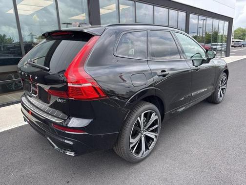 2025 Volvo XC60 B5 Ultra