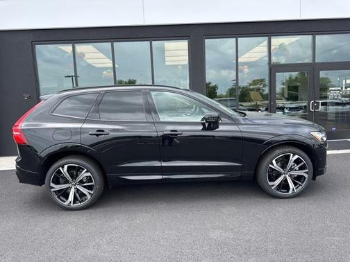2025 Volvo XC60 B5 Ultra