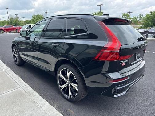 2025 Volvo XC60 B5 Ultra