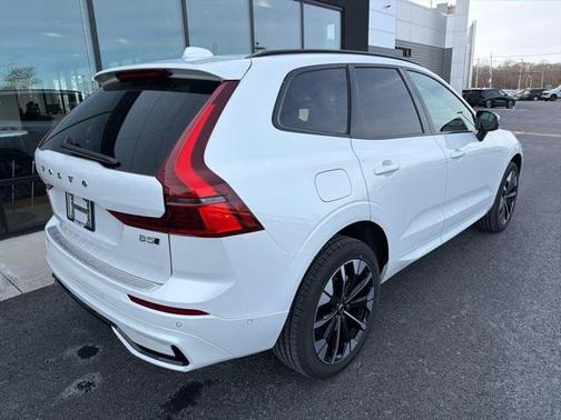 2026 Volvo XC60 B5 Plus