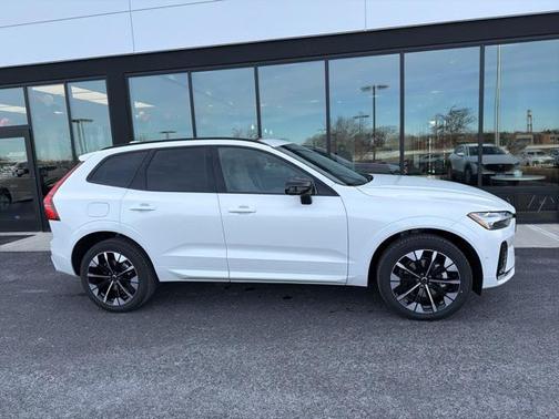 2026 Volvo XC60 B5 Plus