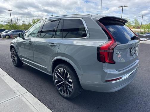 2025 Volvo XC90 B6 Plus 7-Seater