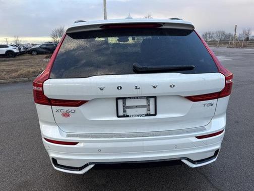 2025 Volvo XC60 Plug-In Hybrid T8 Plus