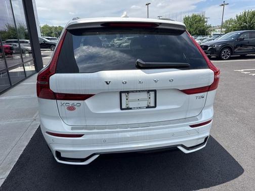 2025 Volvo XC60 Plug-In Hybrid T8 Plus