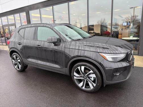 2026 Volvo XC40 B5 Plus