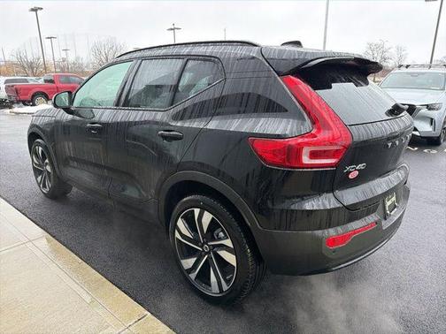 2026 Volvo XC40 B5 Plus