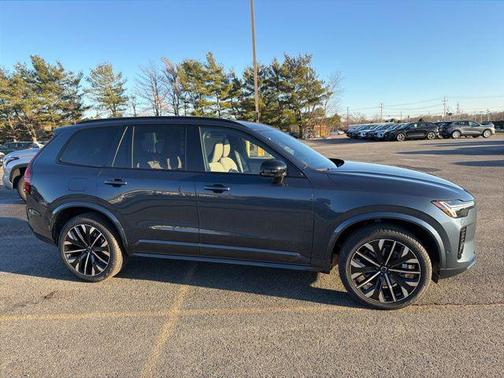 2026 Volvo XC90 Ultra Dark Theme, B6 AWD Gas (mild hybrid), Gasoline, 7 Seats