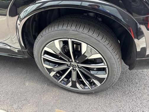 2025 Volvo XC90 B6 Plus 7-Seater