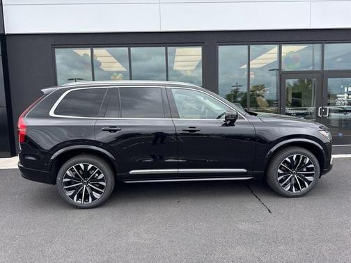 2025 Volvo XC90 B6 Plus 7-Seater