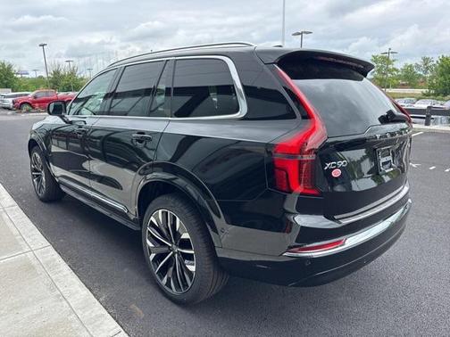 2025 Volvo XC90 B6 Plus 7-Seater