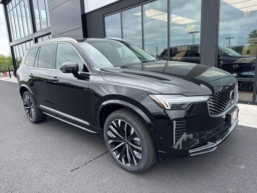 2025 Volvo XC90 B6 Plus 7-Seater