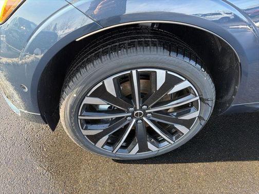 2026 Volvo XC60 B5 Ultra