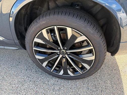 2025 Volvo XC90 Plug-In Hybrid T8 Ultra 7-Seater