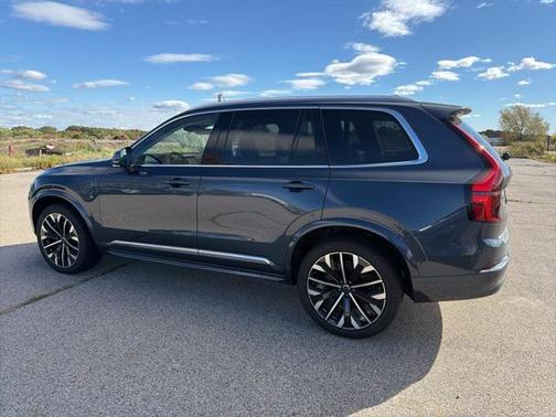 2025 Volvo XC90 Plug-In Hybrid T8 Ultra 7-Seater