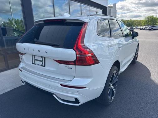 2025 Volvo XC60 Plug-In Hybrid T8 Ultra
