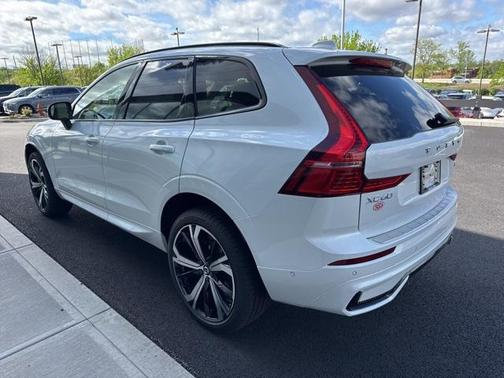 2025 Volvo XC60 Plug-In Hybrid T8 Ultra