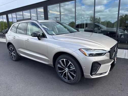 2025 Volvo XC60 Plus