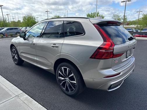2025 Volvo XC60 Plus