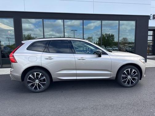 2025 Volvo XC60 Plus